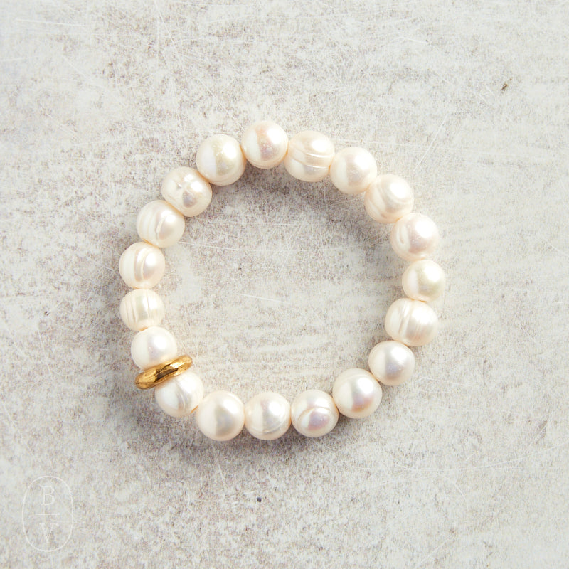 Virtue GOLD WASHER PEARL STRETCH BRACELET White