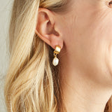 Virtue FLAT SEMI CIRCLE MINI PEARL EARRINGS