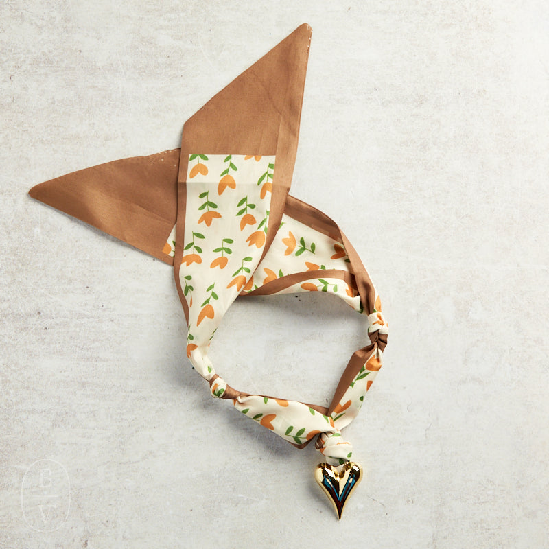 Virtue PUFF HEART ON SCARF NECKLACE Bronze Tulip