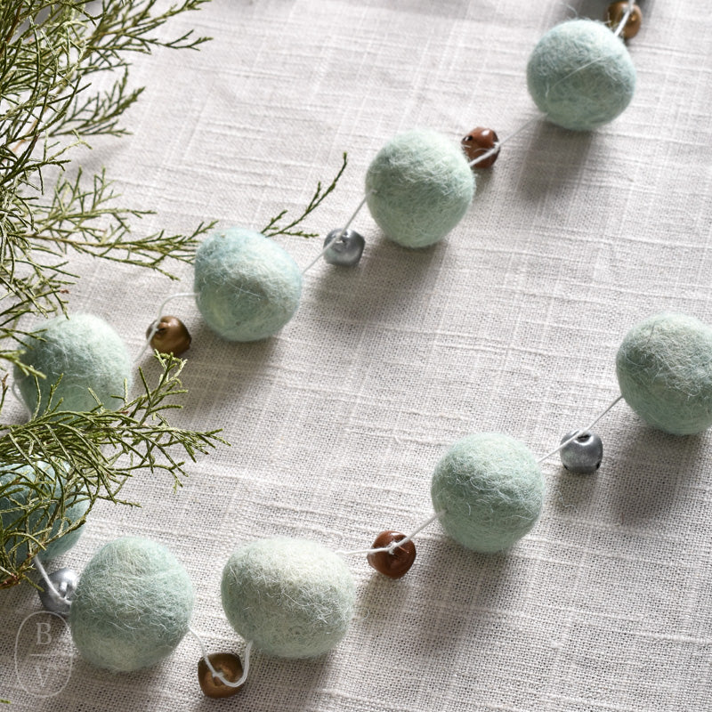 Creative Co-op FELT BALL GARLAND WITH JINGLE BELLS Mint