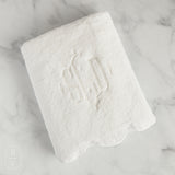 Matouk DUNAVANT MGRM WHITE CAIRO SCALLOP HAND TOWEL