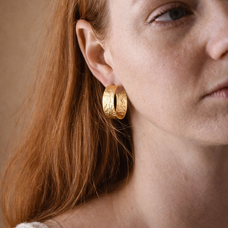 Golden Stella HAMMERED FLAT HOOPS Matte Gold