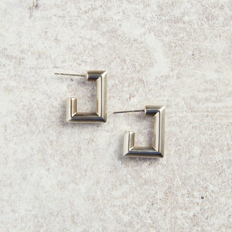 Virtue MEDIUM SQUARE BRUSHED HOOP EARRINGS Silver