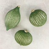 GLASS RIBBED ORNAMENT