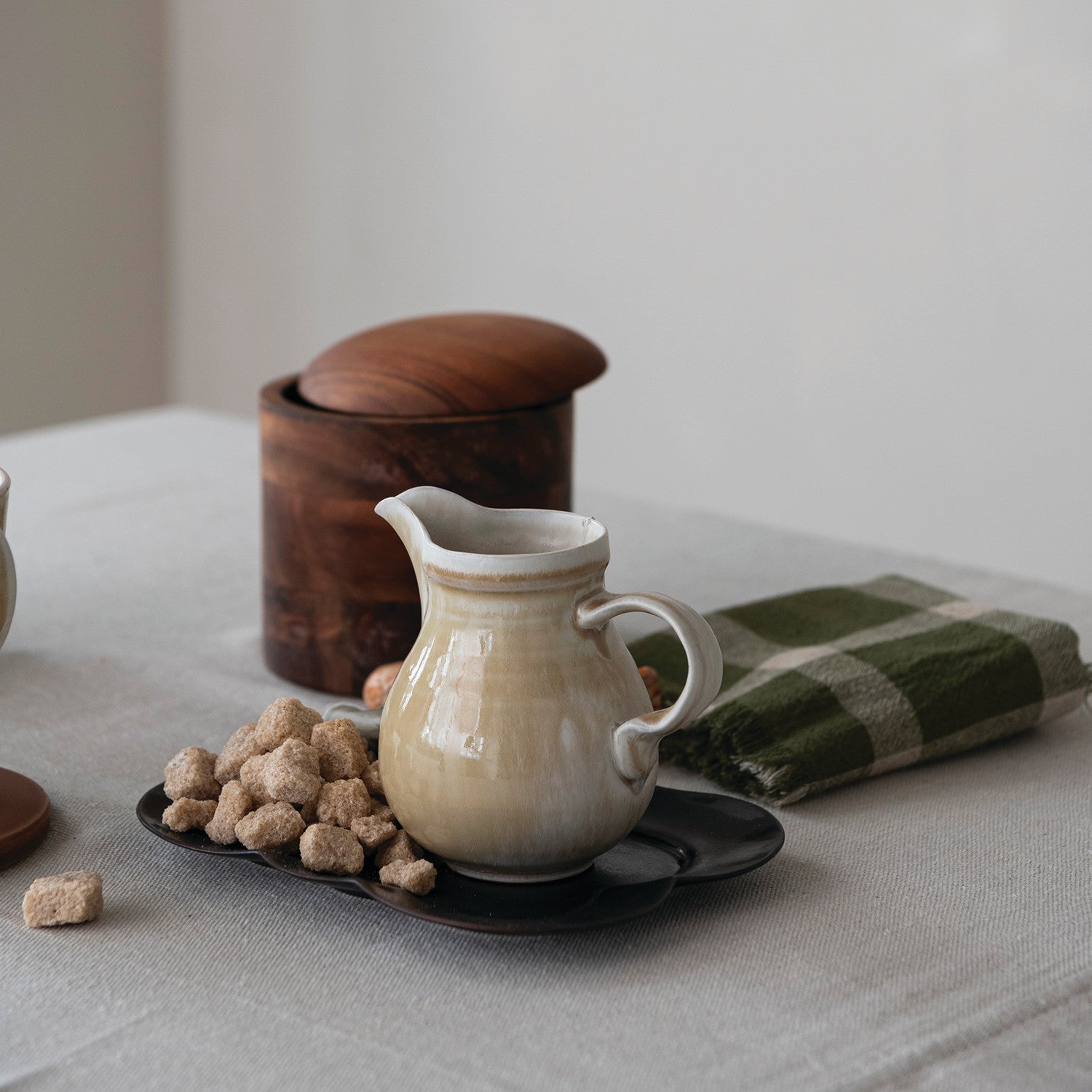 Creative Co-op REACTIVE GLAZE STONEWARE CREAMER Tan