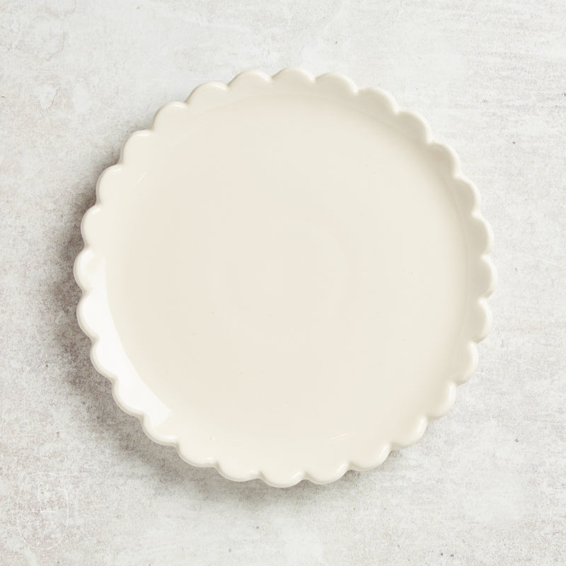 Creative Co-op SCALLOPED STONEWARE ACCENT PLATE White