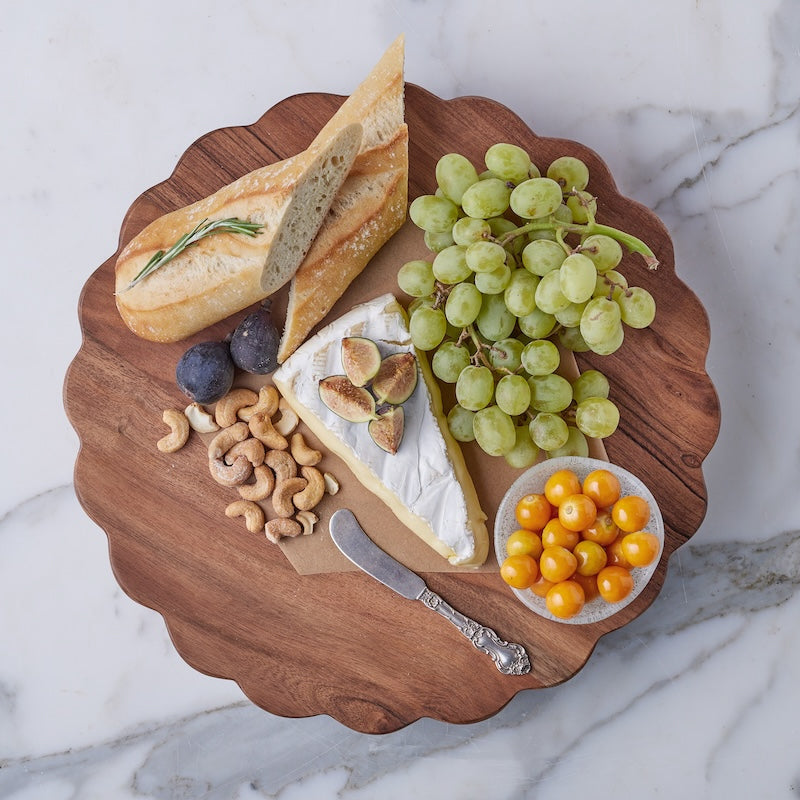 Europe 2 You SCALLOPED ROUND TRIVET RISER