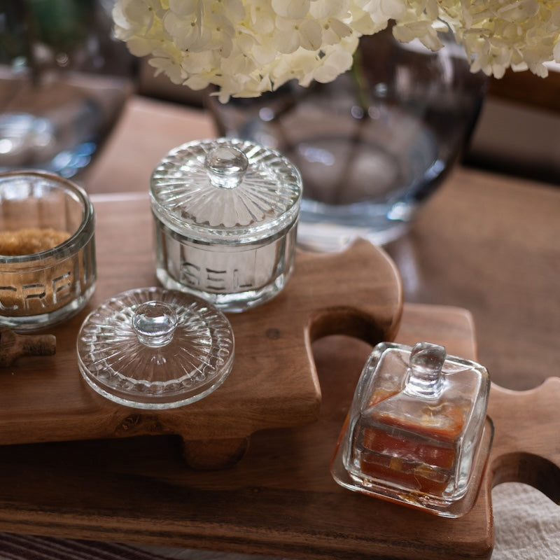 Europe 2 You NORMANDY WOOD RISER FOOTED TRAY