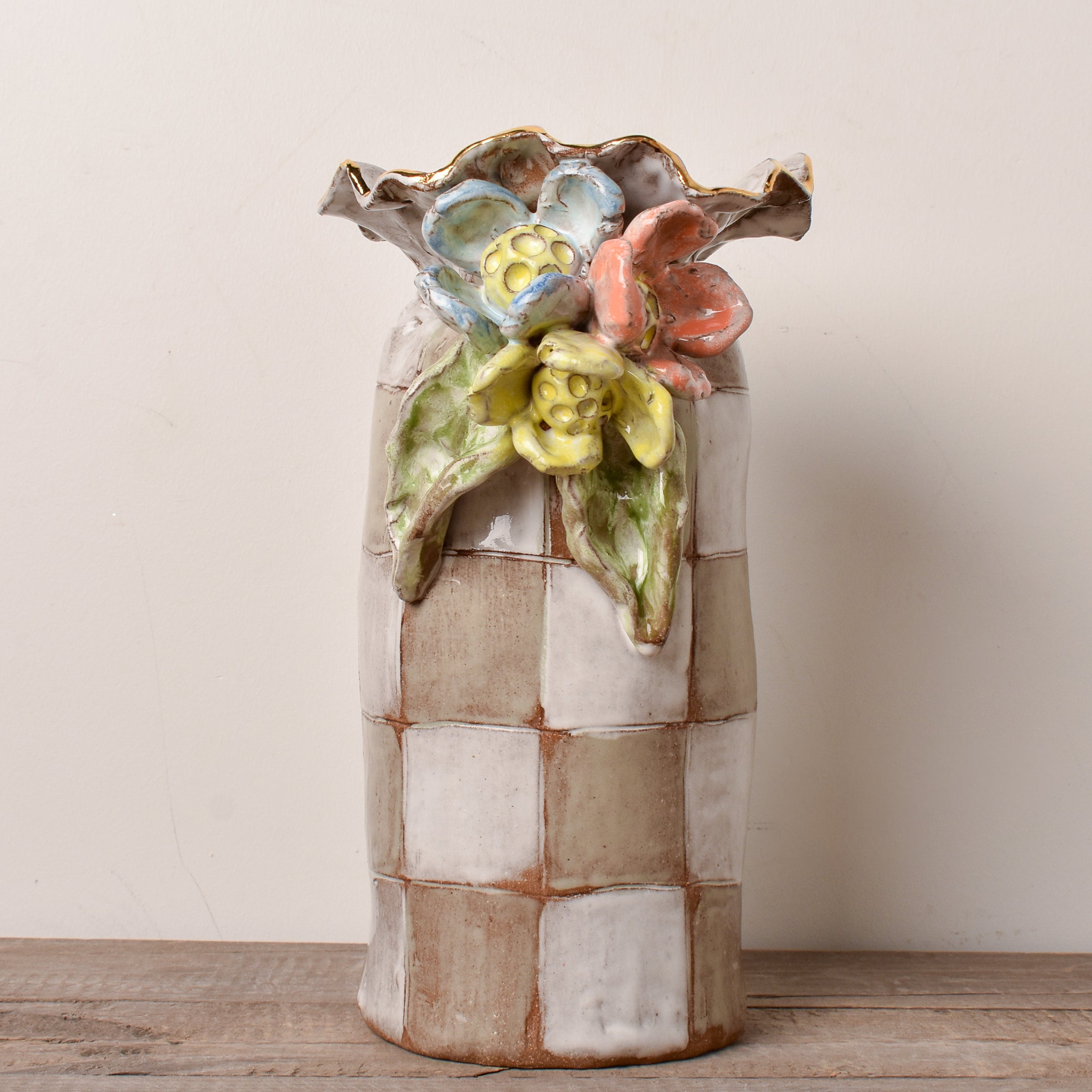 Dixie Pottery VASE NO.5 3 FLOWERS GOLD RIM