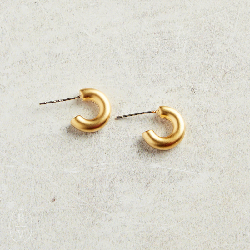 Virtue THICK MINI HUGGIE EARRINGS Gold