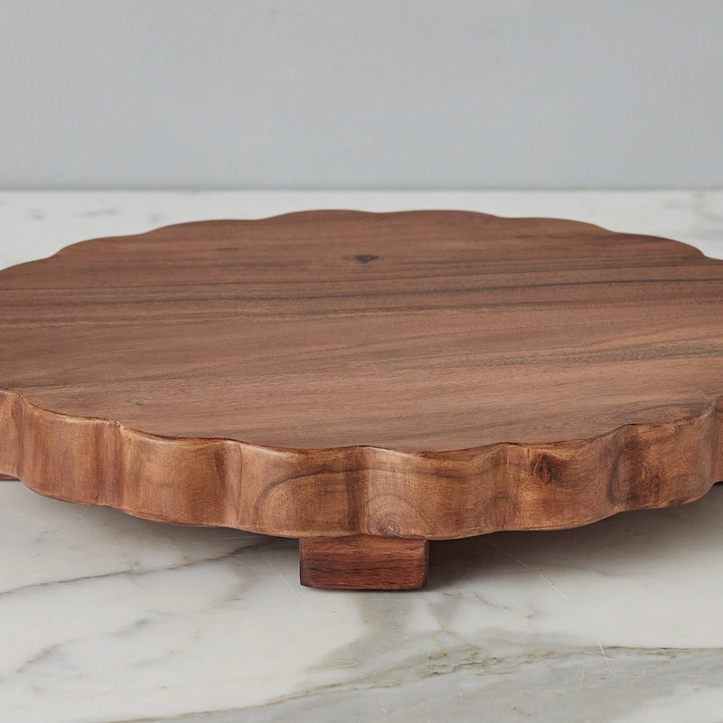 Europe 2 You SCALLOPED ROUND TRIVET RISER