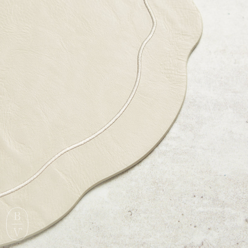 Kim Seybert TAILORED PLACEMAT