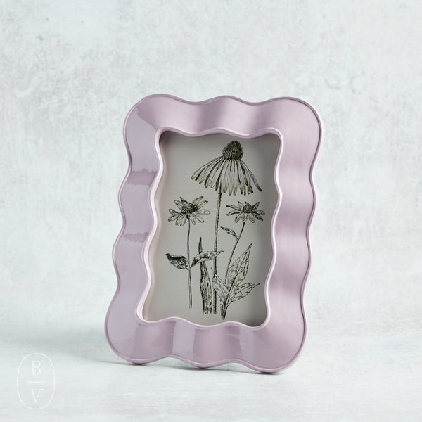 Resin Wavy Photo Frame By Creative Co-op – Bella Vita Gifts & Interiors