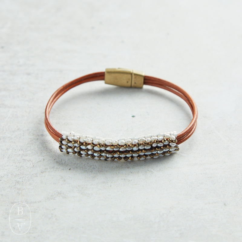 Martell Studio RICE PEARL LEATHER BRACELET G24-226