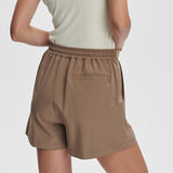 Varley ESMOND MID RISE SHORT 3