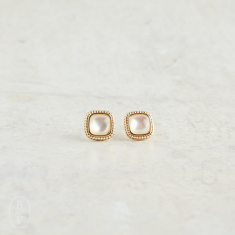 Virtue ABALONE PETITE ROPE TRIM STUD EARRINGS Square Gold
