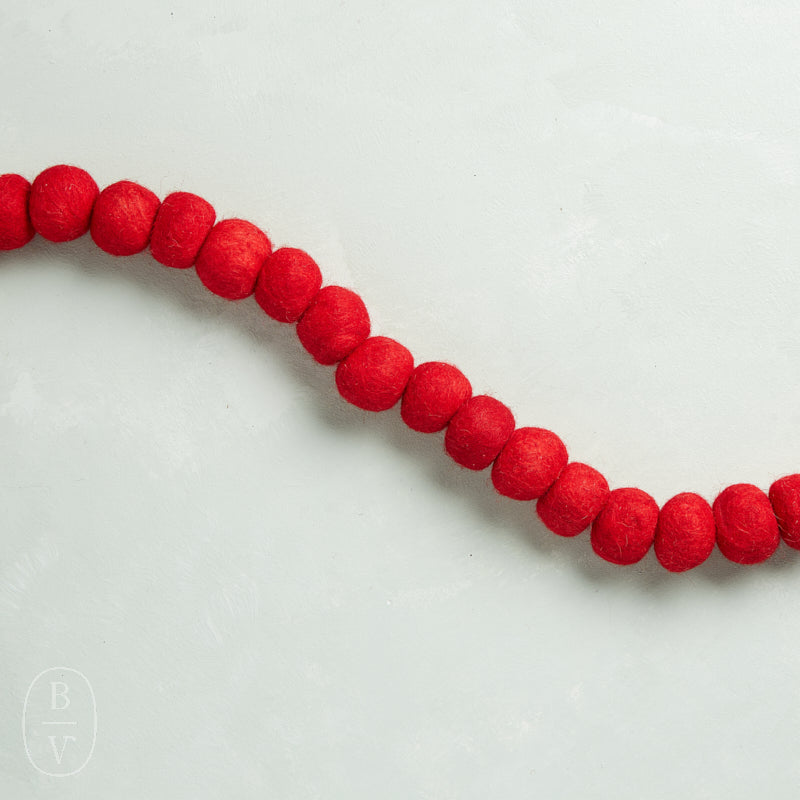 Creative Co-op HANDMADE WOOL FELT BALL GARLAND Red Red 72