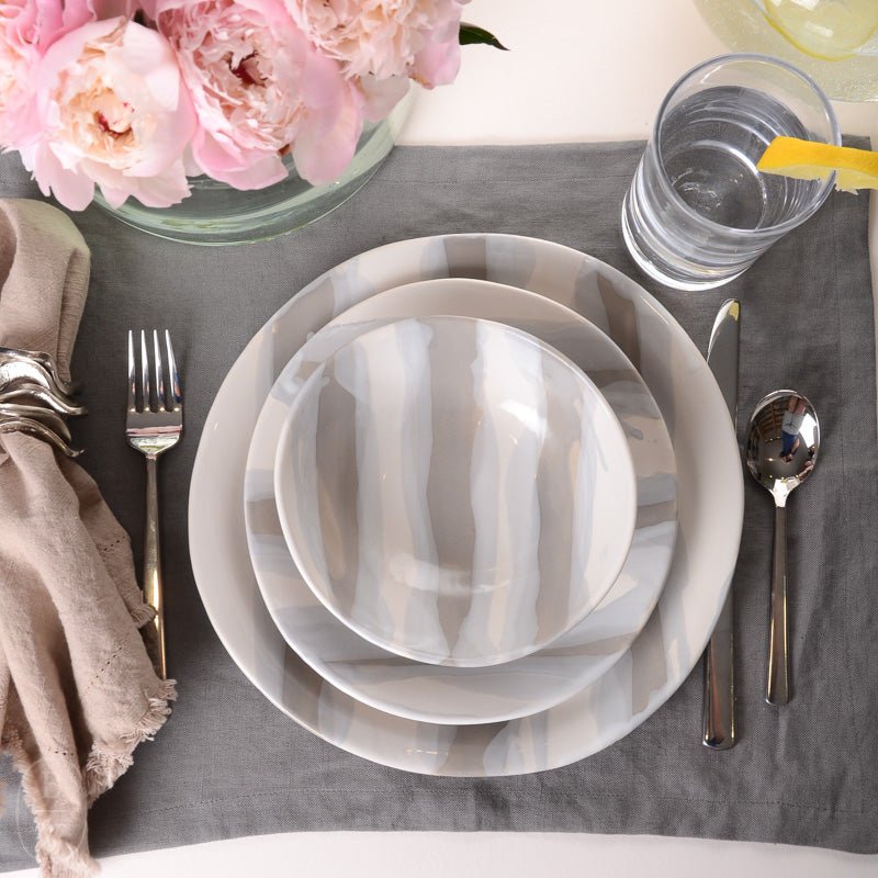 Alex Marshall Studios SLIM ROUND DINNER PLATE Grey_White Stripe