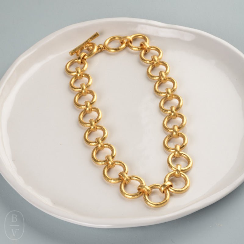 👍 Pin for later! ⏳ tiffany and co bracelet gold, tiffany and co gold,  tiffany and co ring… | Thick gold chain necklace, Chunky chain necklaces, Large  link necklace