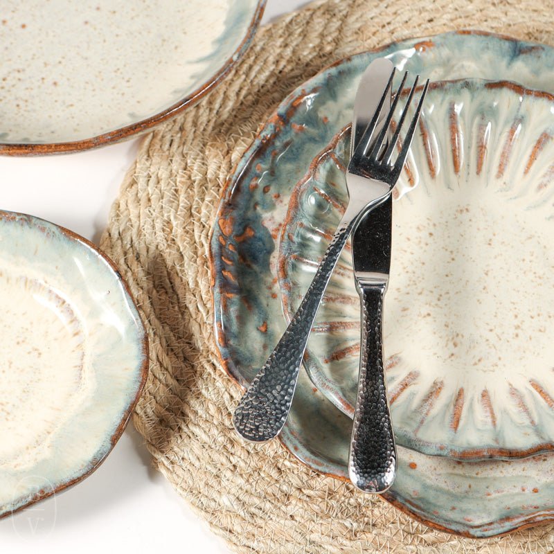 Etta B Pottery RIMMED ROUND DINNER PLATE