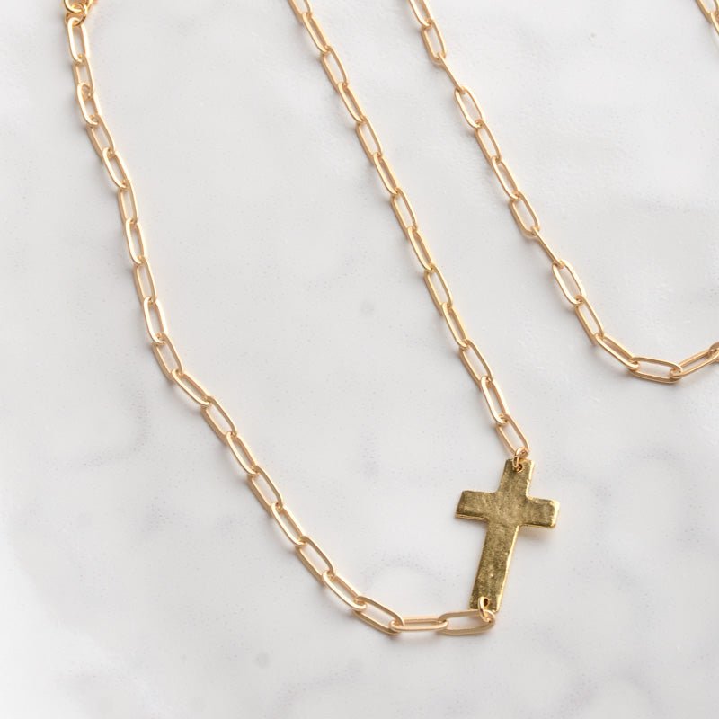 Virtue GOLD HAMMERED CROSS LARGE PAPERCLIP CHAIN NECKLACE Gold