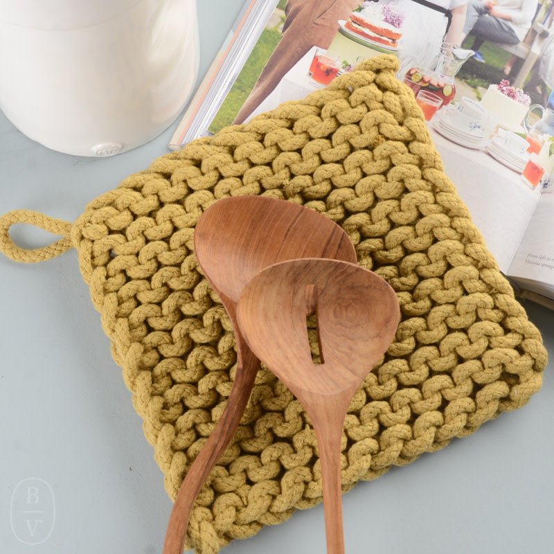 Creative Co-op SQUARE COTTON KNIT POT HOLDER Mustard