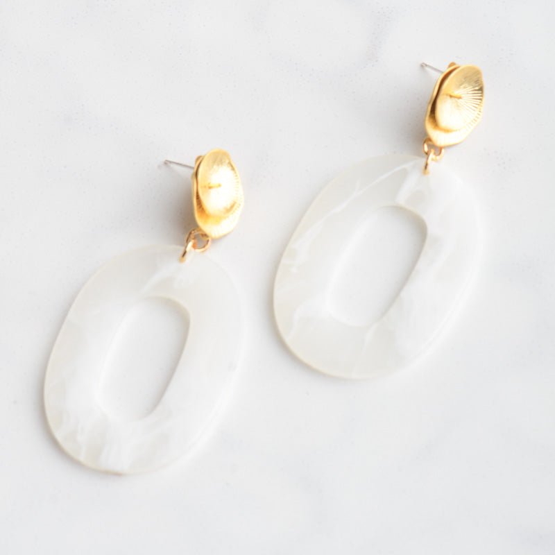 Virtue LILY POST ACRYLIC OVAL EARRINGS White Smoke