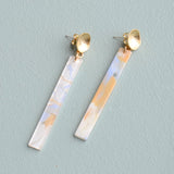 Virtue GOLD ROUND HAMMERED POST ACRYLIC BAR EARRINGS Blue Marble