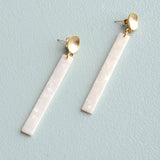Virtue GOLD ROUND HAMMERED POST ACRYLIC BAR EARRINGS Ivory