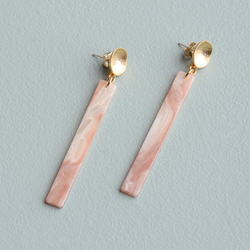 Virtue GOLD ROUND HAMMERED POST ACRYLIC BAR EARRINGS Nude Smoke